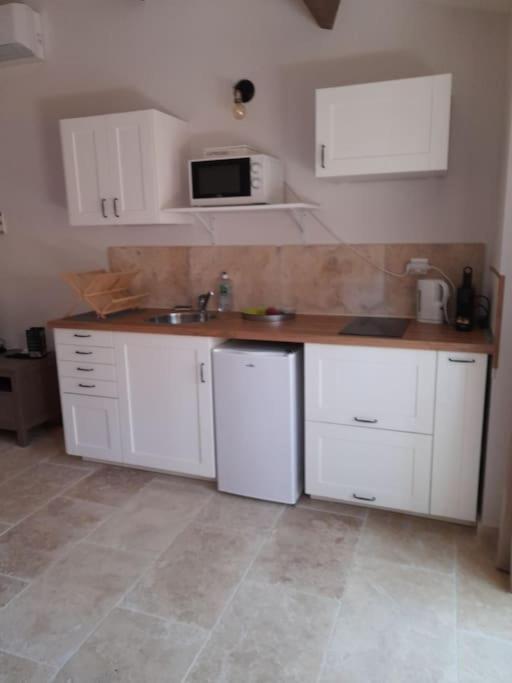 Robion en Luberon Nouveaute Studio Sur Les Hauteurs. מראה חיצוני תמונה